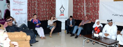 وفد برنامج "ديسكفر بحرين" يطلع على الأوضاع الإعلامية في المملكة