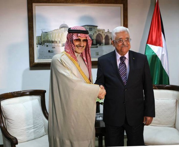 زار ضريح ياسر عرفات والتقى بالرئيس ابو مازن وسيلتقي رجال اعمال:الوليد بن طلال في رام الله..صور