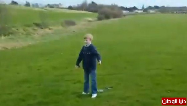 أب يستخدم مروحية لنزع سن ابنه