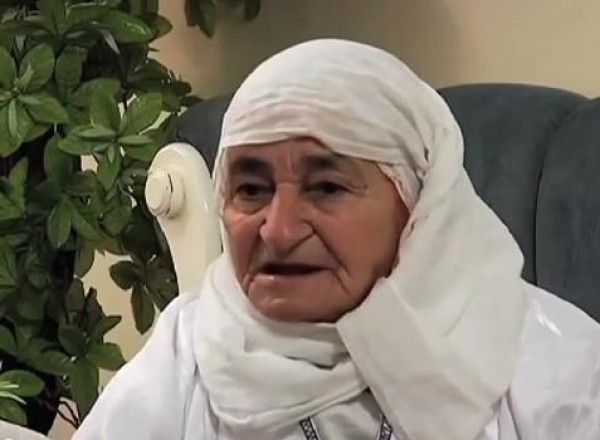 بالفيديو:حاجة فلسطينية تروي امثال وحكايات من التراث