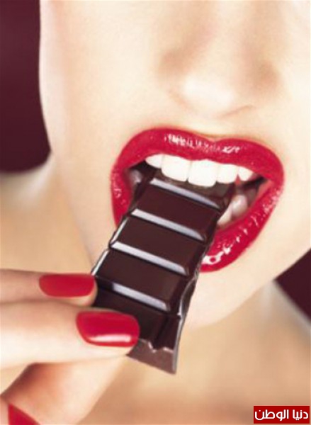 الشوكولا يمنع زيادة الوزن ويقي من السكّري... وله مفعول الفياغرا!