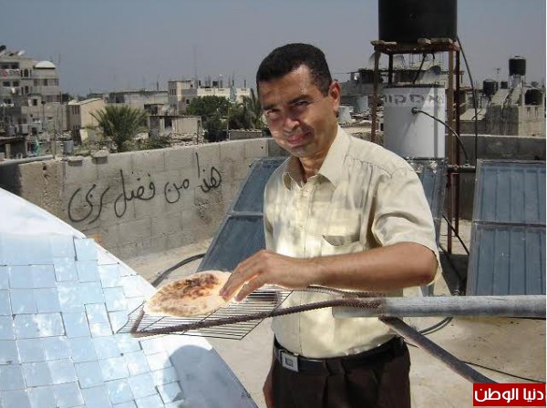 يطهو على الستالايت ويستخرج الغاز والماء.غزة:"نصر"يهزم أزمة انقطاع الكهرباء والغاز والماء..صور وفيديو