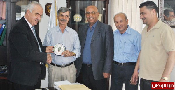 رئيس بلدية سلفيت يستقبل رئيس الجمعية العربية الفلسطينية البرازيلية في كورومبا