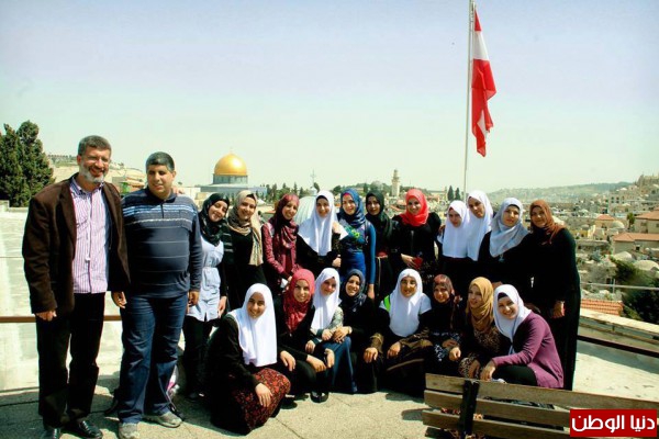 طالبات مؤسسة القلم :"على خطى مريم خطونا"