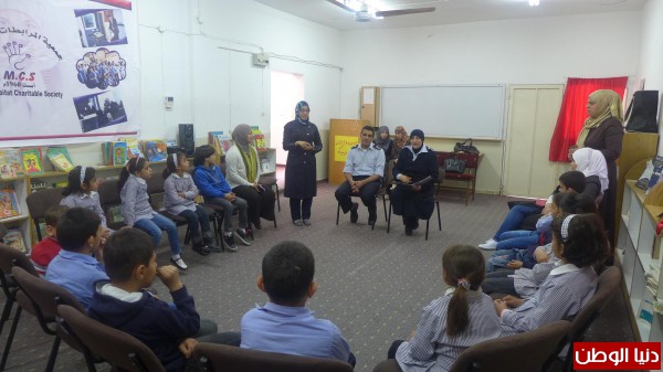 الشرطة تشارك ضمن حملة تشجيع القراءة بطلبة جمعية ومدرسة المرابطات للصم