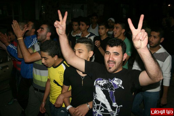 بالصور .."البداوي" ينظم مسيرة شبابية دعماً للأقصى