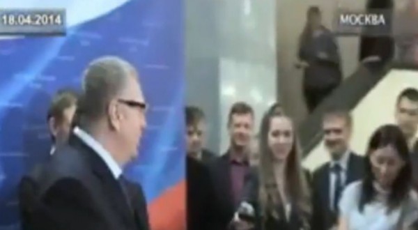 بسبب سؤال .. بالفيديو: سياسي روسي يأمر باغتصاب صحافية حامل !