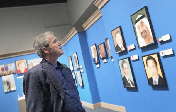 كيف تبدو أشكال قادة العالم بريشة الفنان الهاوي "بوش"..صور