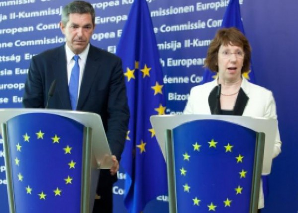 مايكل : الاتحاد الأوروبي يرحب باتفاق المصالحة ومعني بالحصول على بنوده