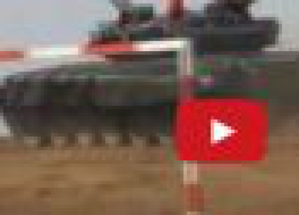 فيديو لسباق دبابات روسية ... شي عجيب فعلا