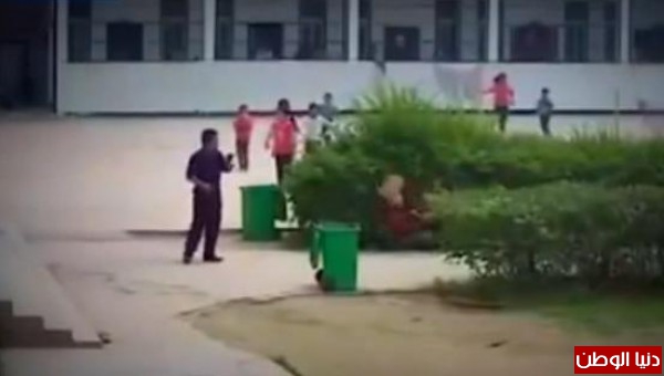 شاب يقتحم مدرسة صينية ويهاجم الطلاب بـالساطور