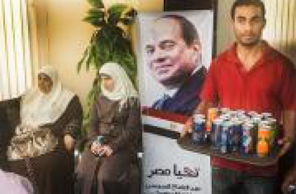 بالفيديو: أبناء الجالية المصرية في قطاع غزة تحتفل بفوز المشير عبد السيسي برئاسة جمهورية مصر
