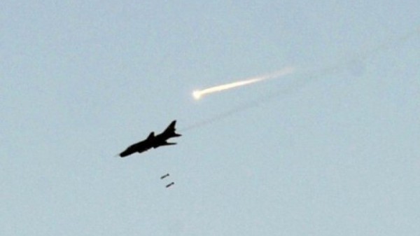 بالفيديو ..سلاح الجو العراقي يقصف مواقع المسلحين في الموصل
