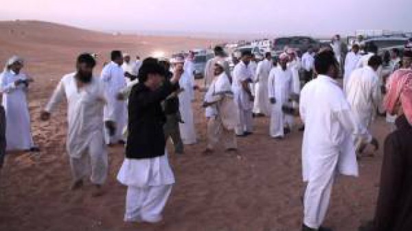 رقص الجالية الباكستانية في الثمامة ومشاركة السعوديين