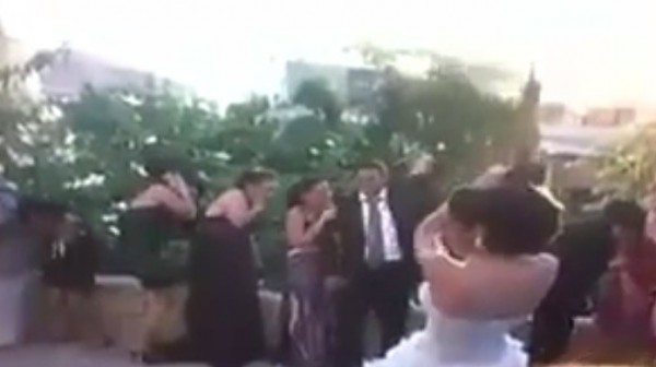 بالفيديو… عروس لبنانية تحتفل باطلاق النار من رشاش