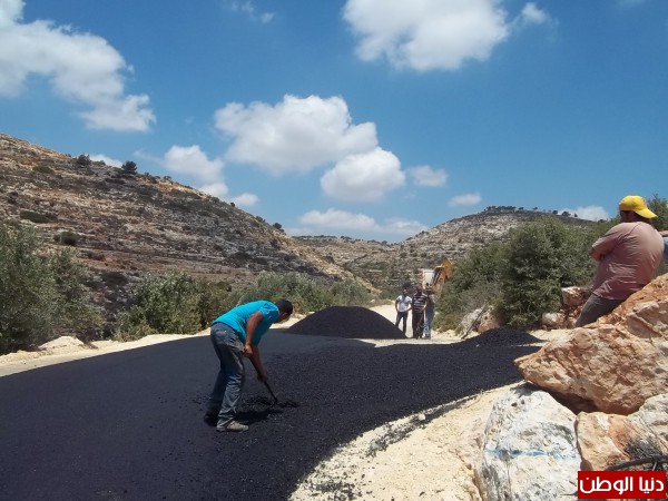 مشروع "طابو" ينجز أعمال تعبيد الطرق الداخلية في احدى مخططاته الواقعة في بلدة فرخة بمحافظة سلفيت