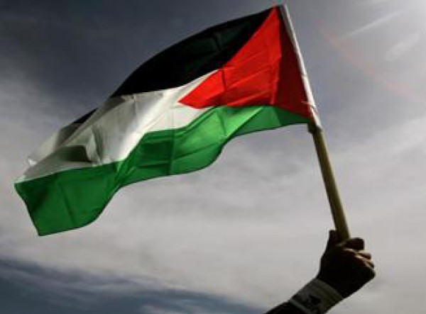 البنك التجاري الفلسطيني يساهم بدعم مادي للمخيمات الفلسطينية في لبنان