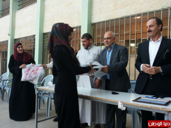 مديرية أوقاف طوباس والشركة العالمية للتأمين تكرم الطلبة الملتحقين بمركز مسجد الإسراء لتحفيظ وتجويد القران الكريم