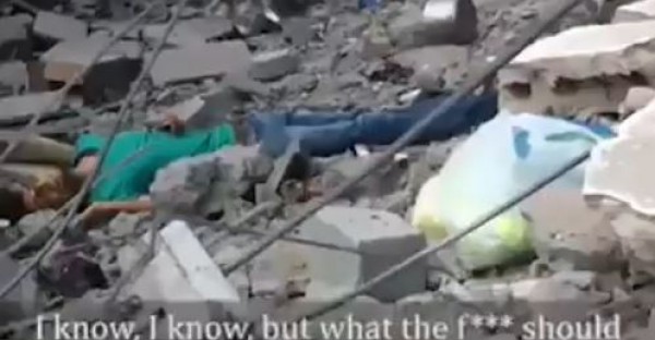 فيديو: قناص الاحتلال يقتل مدنيا أعزل بعد اصابته مرتين أمام الكاميرا في حي الشجاعية شرق غزة