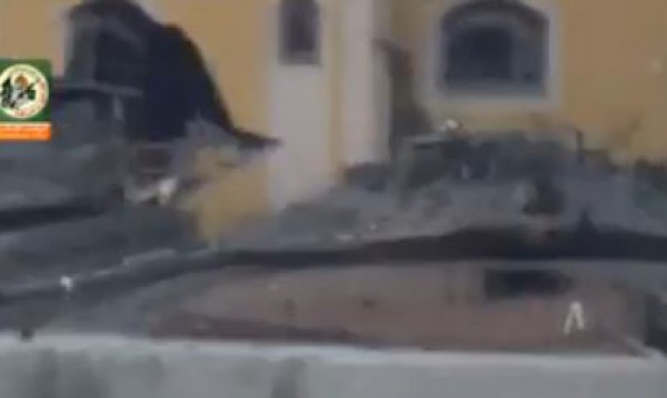 فيديو: قناصة القسام يقطعون يد النقيب ديمتري لافيتاس قائد سرية في سلاح المدرعات ويردونه قتيلا