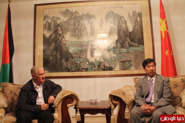 عباس  زكي  يلتقي  السفير  الصيني  ويطلعة على اخر  التطورات السياسية والعدوان على قطاع غزة