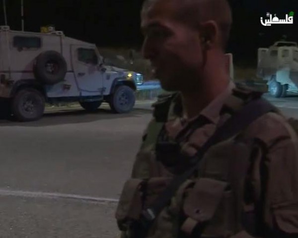 بالفيديو ..مراسل تلفزيون فلسطين يحاور جندي اسرائيلي من اصل عربي ويرفض اعطائه الهوية