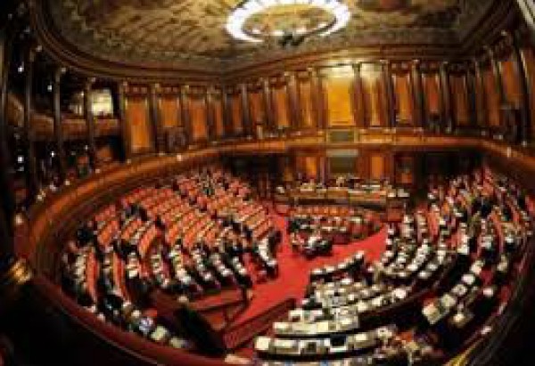 وقفة تضامنية تنظمها لجنه ًبرلمانين من اجل السلام في البرلمان الإيطالي بحضور أربعين عضو برلماني
