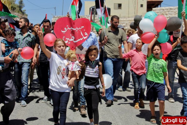 اصابة خمسة متظاهرين واعتقال مواطنين خلال قمع الاحتلال مسيرة النبي صالح