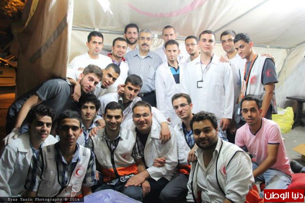 نشطاء ينظمون حملة للتبرع بالدم لصالح جرحى غزة في مدينة نابلس