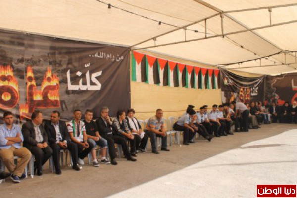 المواطنون في رام الله يتوجهون لخيمة التضامن مع أهل غزة في رام الله صباح العيد