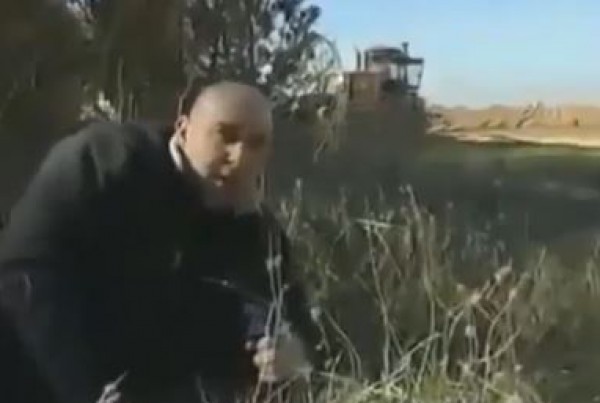 بالفيديو:  توسل طاقم القناة 2 لإنقاذه من نيران المقاومة