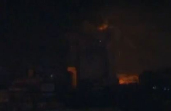 فيديو: لحظة استهداف مكاتب فضائية وإذاعة الأقصى وسط ‫غزة‬