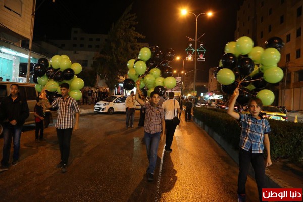 كشافة نادي طارق بن زياد تنظم مسيرة كشفية تضامنية مع أهلنا في غزة هاشم ليلة العيد في مدينة الخليل
