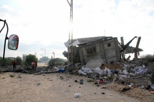 9 شهداء من عائلتين في قصف في رفح