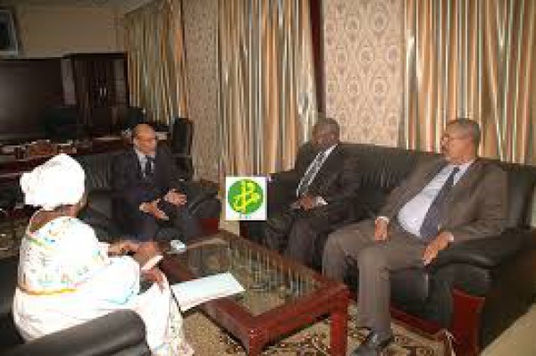 سفير دولة فلسطين لدى السنغال يتسلم بيان حكومة جمهورية النيجر
