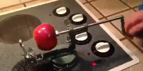 إختراع تقشير التفاح