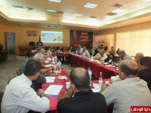 صور اجتماع المحافظ في بلدية جنين