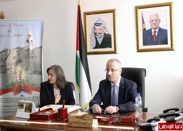 رئيس الوزراء يتفقد وزارة السياحة و الاثار في بيت لحم