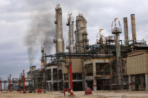 انتاج النفط الليبي يرتفع إلى 612 ألف ب/ي