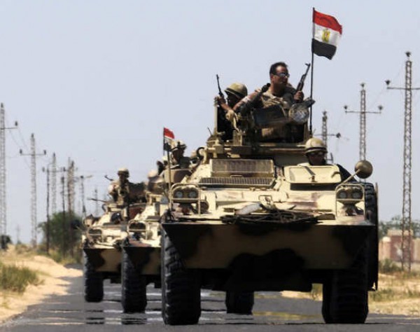 تفجير مدرعة للامن المركزي المصري في شمال سيناء وأنباء عن إصابة 6 مجندين