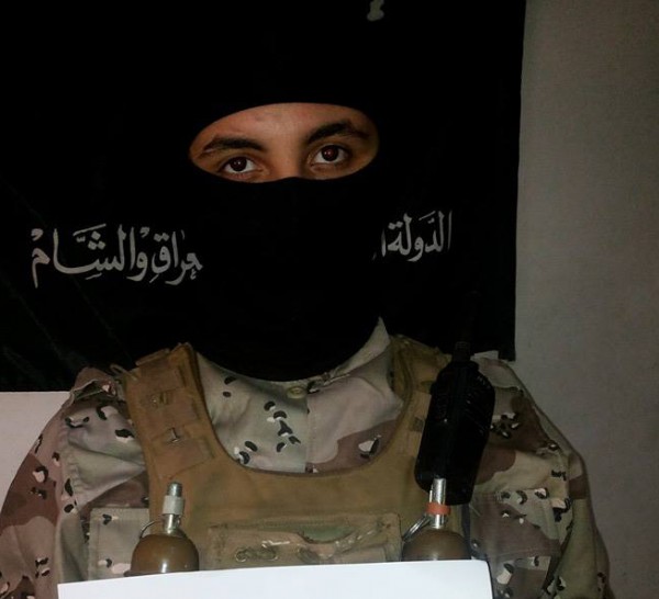 صحيفة تنشر صورا لمصري قتل مع داعش في عملية انتحارية في سوريا