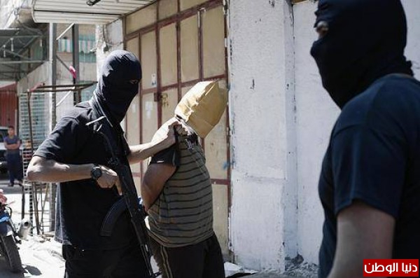 شاهد: صور جديدة  وفيديو لعملية اعدام 7 عملاء قرب مسجد العمري في غزة