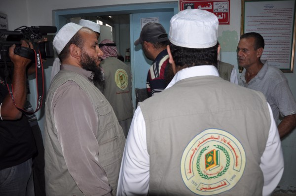 "التربية الإسلامية" البحرينية توزع مساعدات نقدية بغزة