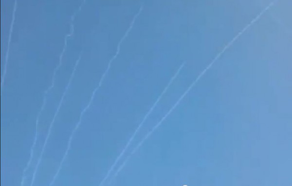 بالفيديو: 15 صاروخ من القبة الحديدية لمحاولة اسقاط صاروخ فلسطيني واحد