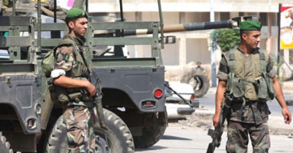 مسلحون يهاجمون موقعا للجيش اللبنانى فى عرسال