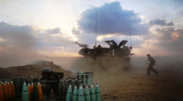 ضابط كبير في جيش الاحتلال يعترف: الجيش استخدم قذائف الدخان بكثافة للتغطية على خسائره