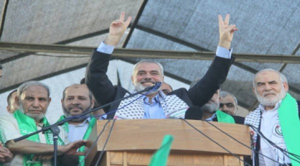 كاتب إسرائيلي: "ما حققناه ينحصر في تجنيد آلاف الفلسطينيين وحشد الدعم  لحركة حماس"
