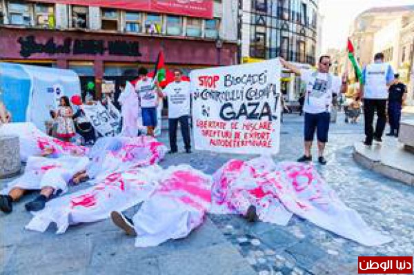 بالصور ..ناشط فلسطيني في اوروبا ينقل مأساة عائلته الى العالم لفضح اساليب العدوان الاسرائيلي على غزة