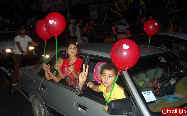 بعض مشاهد الاحتفالات في غزة بعد اعلان انتهاء الحرب
