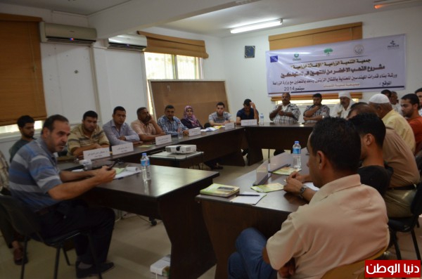 الإغاثة الزراعية تنظم عدد من الدورات التدريبية للمهندسين والمزارعين في قطاع الزيتون بغزة